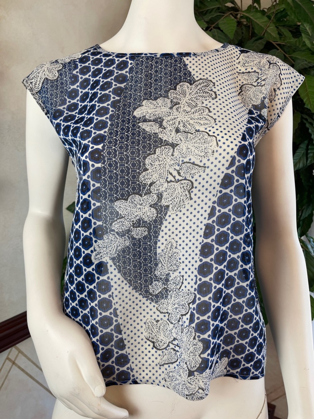 THE LIMITED BLUE HI-LOW SHELL TOP